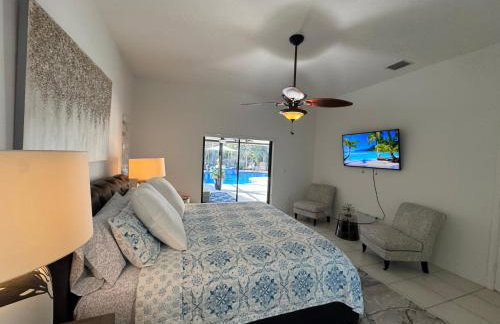 Three-Bedroom House - Best area-Heated Pool-Spa and Sauna Close to Beaches - Foto 33