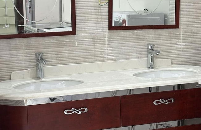 Chalet - Sleeps 9 & Free Parking - Foto 5