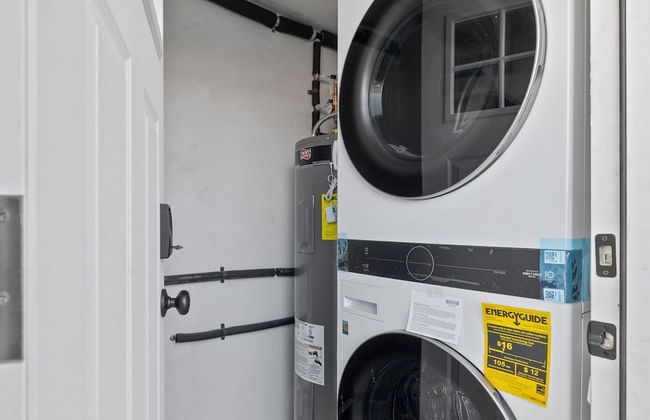 Modern Condo Perfect For Winter Rental - Photo 15