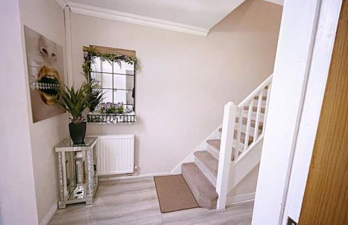 The Serene Stays - 3 Bed Home in Oldham Manchester - Foto 4