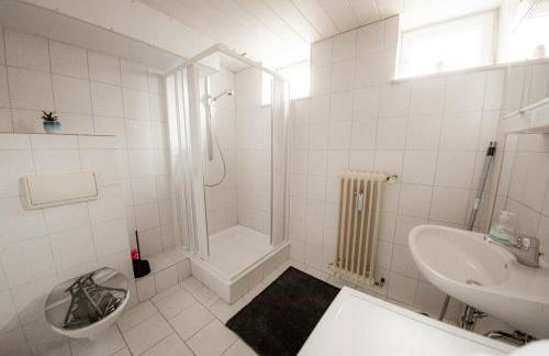 Yello Homes - großes Apartment - Am Waldrand, 15 min bis Nürnberg Messe, für 8 Personen, 2 WC's - Foto 27