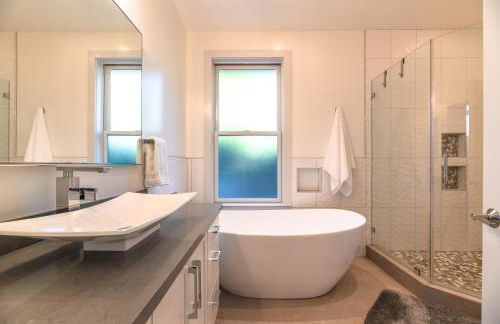 High Tide Haven - Hot Tub Harbor Views - Foto 24