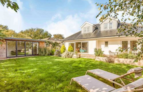 Stylish and fresh 4 bed beach house with garden - Pass the Keys - Foto 3