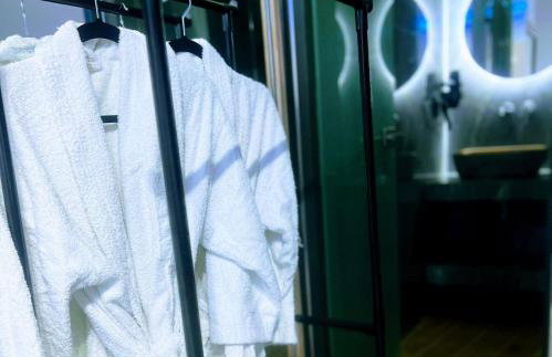 Moon Boutique Hotel - Ultra Luxury Suites with Pool, Perfect for Fun and Relaxation By Villa Mana Gers - Photo 74