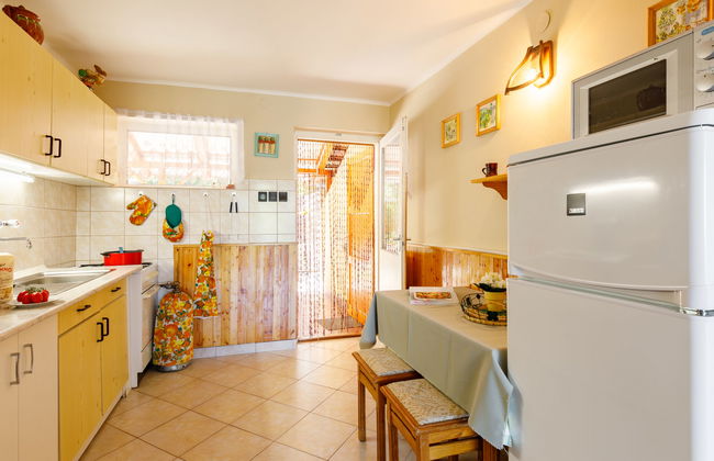 2 bedroom House in Balatonszárszó with garden and terrace - Photo 13