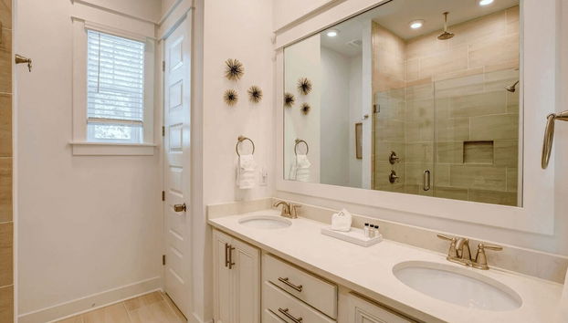 Prominence Pool + Gym Access, Deck, Walk to Beach Gypsea Girl by Avantstay - Foto 5, Interior