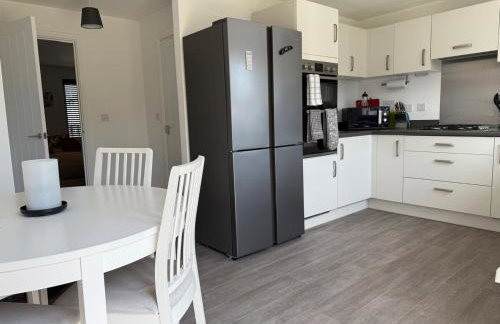 Strikingly Stylish Exeter Retreat - Modern 3-Bed - Foto 12