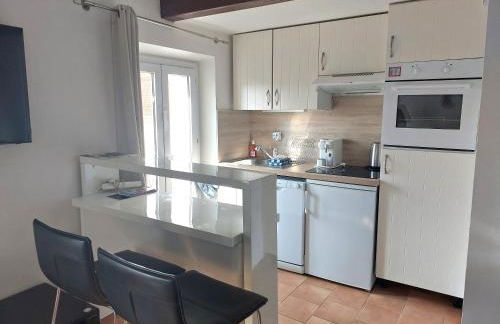 Place du Suquet - In the hart of old Cannes - 2 Min Walking distance from Palais de Festivals and Beaches - Photo 10