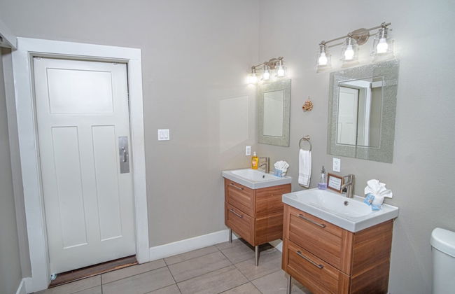 Southtown Classic 3br/2ba Mins From Downtown - Photo 17