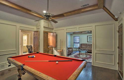 Unwind Fireside and Play Pool! Idyllic McKinney Home - Foto 1
