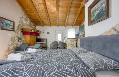 Romantic Studio Apartment with Private Pool - Foto 13