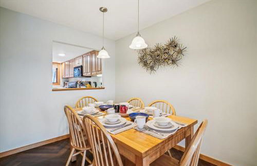 Highridge B14 Enjoy the view ski back trail shuttle service sports center - Photo 8