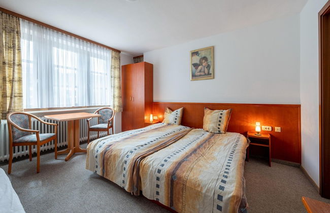 Grosse Gruppenunterkunft im Nationalpark Eifel mit Bar und Terrasse - Foto 11