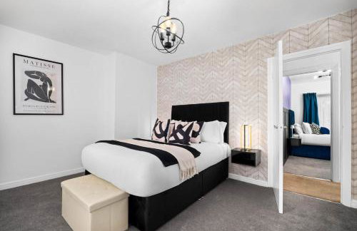 Stylish 3 Bedroom House - Garden - Pool Table - Parking 165M - Foto 1