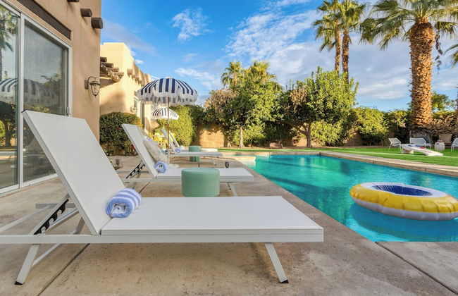 Pool + Hot Tub, Yard, Games Chic Midcentury Design Painted Sand by Avantstay - Photo 26