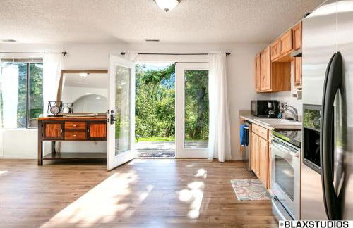 Charming Hillside Retreat - Private backyard, firepit, mtn views, full kitchen - Foto 1