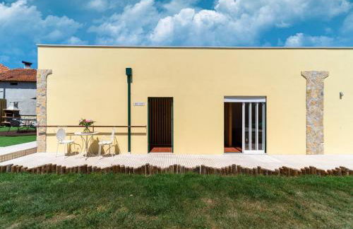 Rural holiday home in Netos-Almagreira with shared pool - Foto 1