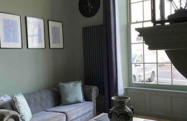 Grand Apartment on HOE/BARBICAN Allocated PARKING! - Foto 12