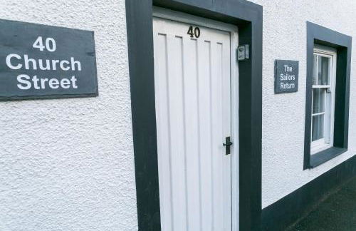 Sailors Return - Photo 35