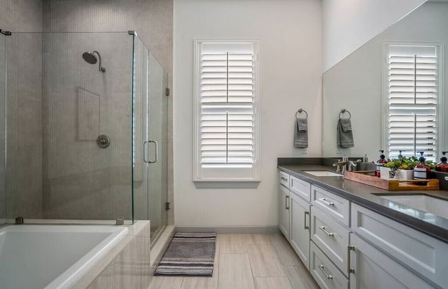 Urban Jungle Retreat in the HTX Skyline - Foto 12