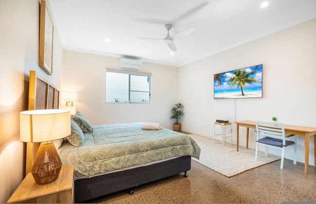 Majestic Manor Stylish Super Home Pool BBQ - Foto 24