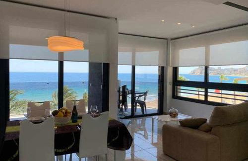 Apartamento de lujo en primera linea de playa - Foto 3