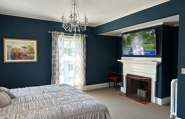 210 Main St - Photo 2