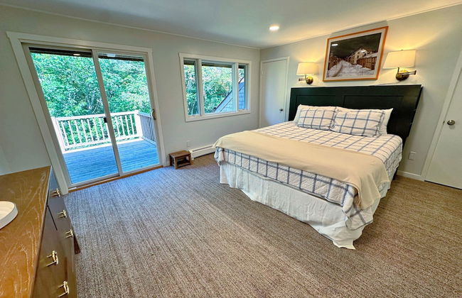 A1 Luxury Bretton Woods Ski-in Ski-out Townhome Next to Beginner ski Area Fast Wifi Keyless Entry - Photo 78