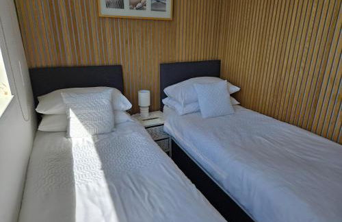 Beautiful apartment with private pool near Tenby - Photo 20