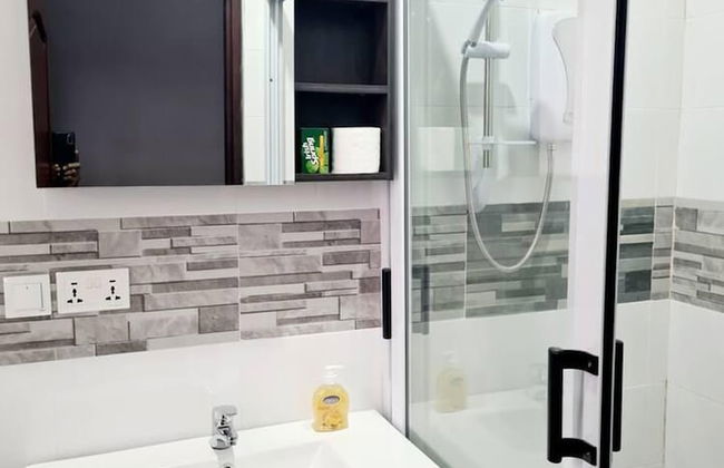 Spacious, Quiet & Cozy- Close to Highway-parking - Foto 25