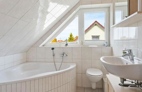 Snug Apartment in Kalkhorst with Terrace near City Center - Foto 58