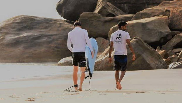 Arugam Bay Beginners' Surfing Class - Foto 5