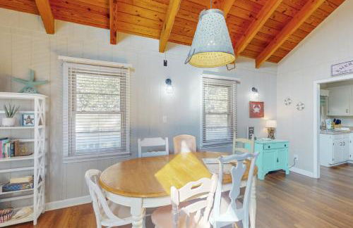 3rd-row beach cottage with ocean views, beach access, deck, & grill - Foto 4