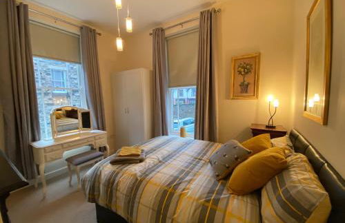 Fabulous 2 bed Historic Ground floor apartment Belper with free car parking next to property - Foto 17