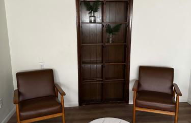 Mid-Century Modern 4BR WIF SmrtTV Coffee Patio - Photo 18