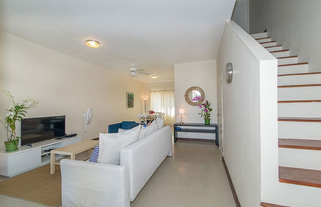 Nianna Coral Bay Stunning Townhouse- 5 - Photo 16