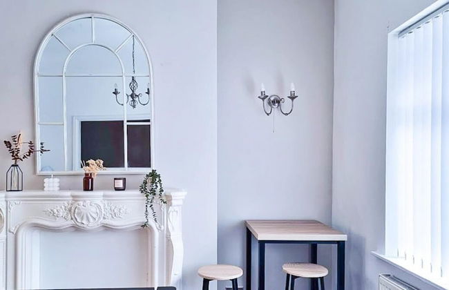 White Cozy House With Pool Table Game Room - Photo 17