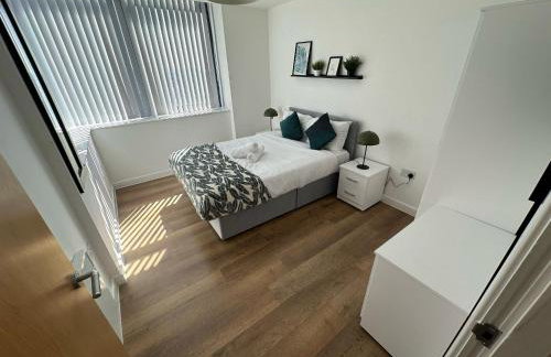 Two Bedroom City View Apartment Liverpool by StaySavvy Accommodation - Photo 58