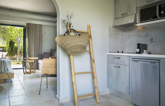 Avithos Resort Apartments Hotel - Photo 41