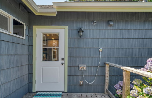 Beach Pines Bungalow by Avantstay Classic Cottage Steps to the Beach w/ Private Yard - Foto 51