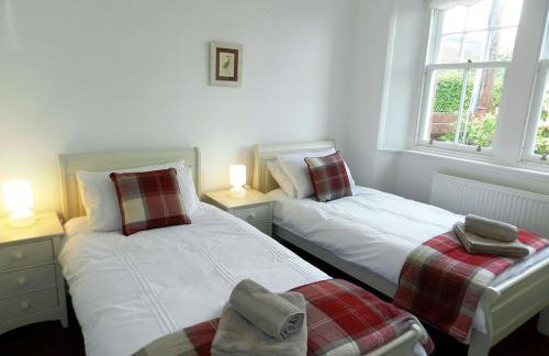 Craegard House - Photo 16