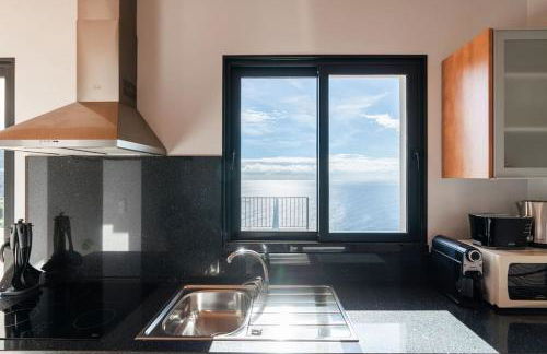 Marina View Apartment - Pool & stunning ocean view - Photo 37