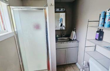 Suites on East Side near Whole Foods, Brown University, Miriam Hospital, MBTA, Downtown, - Photo 6