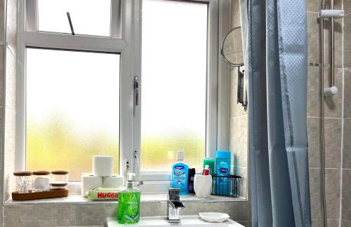 Cosy Flat 6 People, Short Drive - NEC-Airport-Birmingham-Solihull - Foto 13