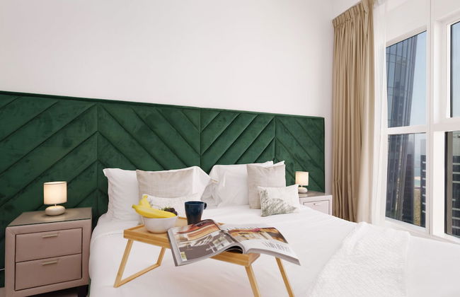 Maison Privee - Elegant and Panoramic Sea View Apt on Al Reem Island - Photo 2