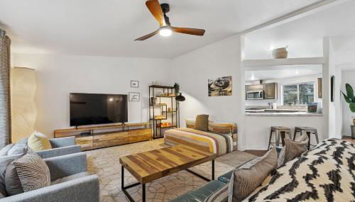 Black Moose - Pet friendly - Trailer parking - Wood stove - Single level - Photo 2