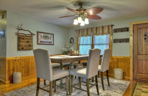 Bear Naked Hideaway - Relax in the hot tub with sounds from the nearby creek - Foto 14