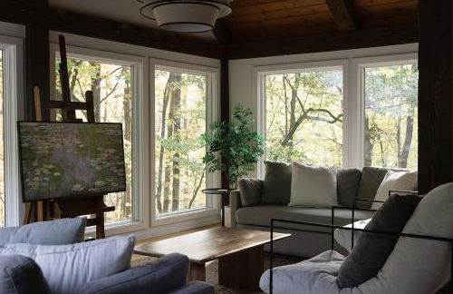 Secluded escape with hot tub, pizza oven, fireplace - Foto 7