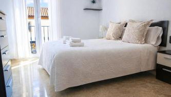 Apartamentos Maria Cristina con parking privado gratis - Foto 1