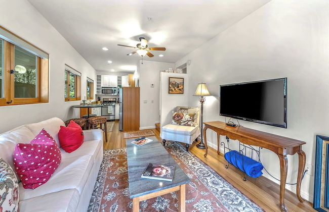 Carmel Romantic Escape for 2 - Foto 1